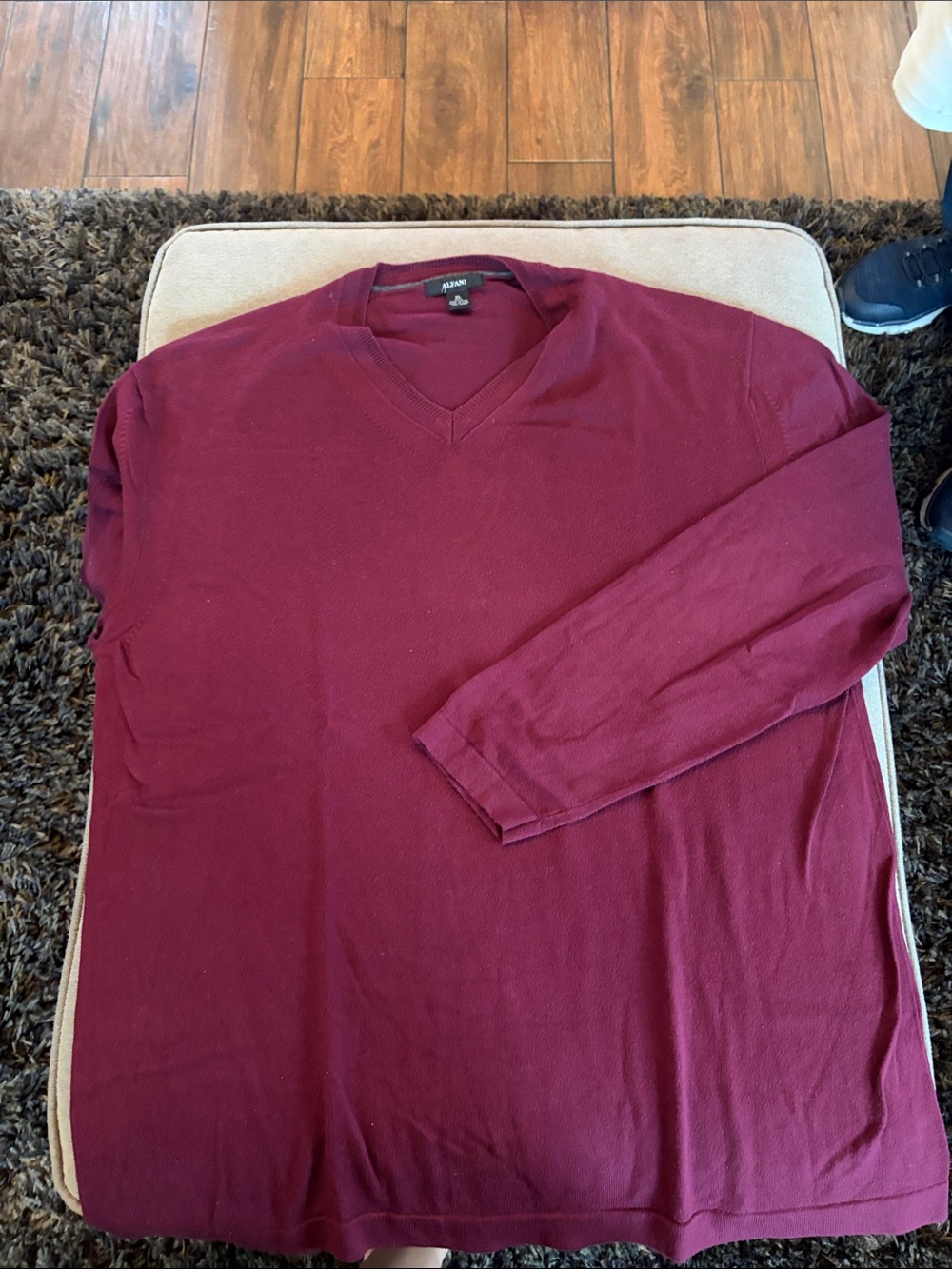 Alfani Men's V-Neck Sweater - Burgundy